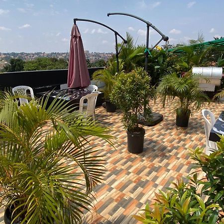 Javelin Hotel , Kampala, Uganda Tula Esterno foto
