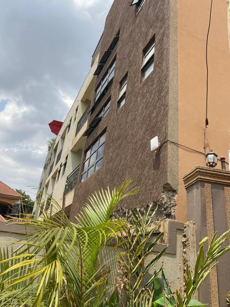 Javelin Hotel , Kampala, Uganda Tula Esterno foto