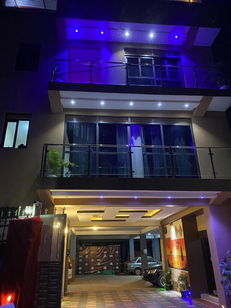 Javelin Hotel , Kampala, Uganda Tula Esterno foto